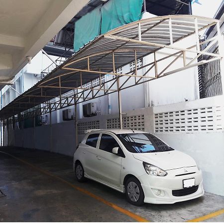 Aparthotel De Nymph Nakhon Sawan Esterno foto