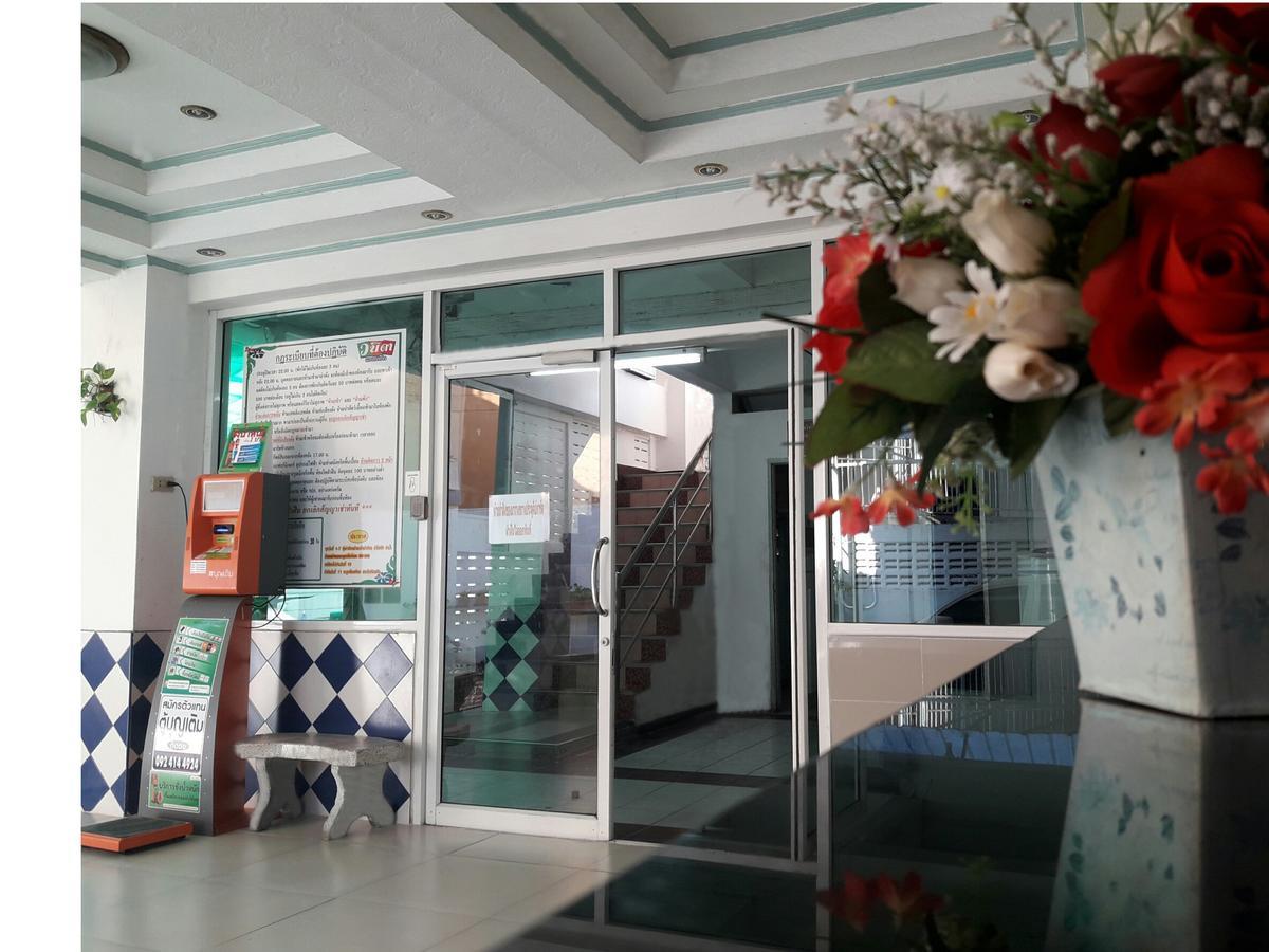 Aparthotel De Nymph Nakhon Sawan Esterno foto